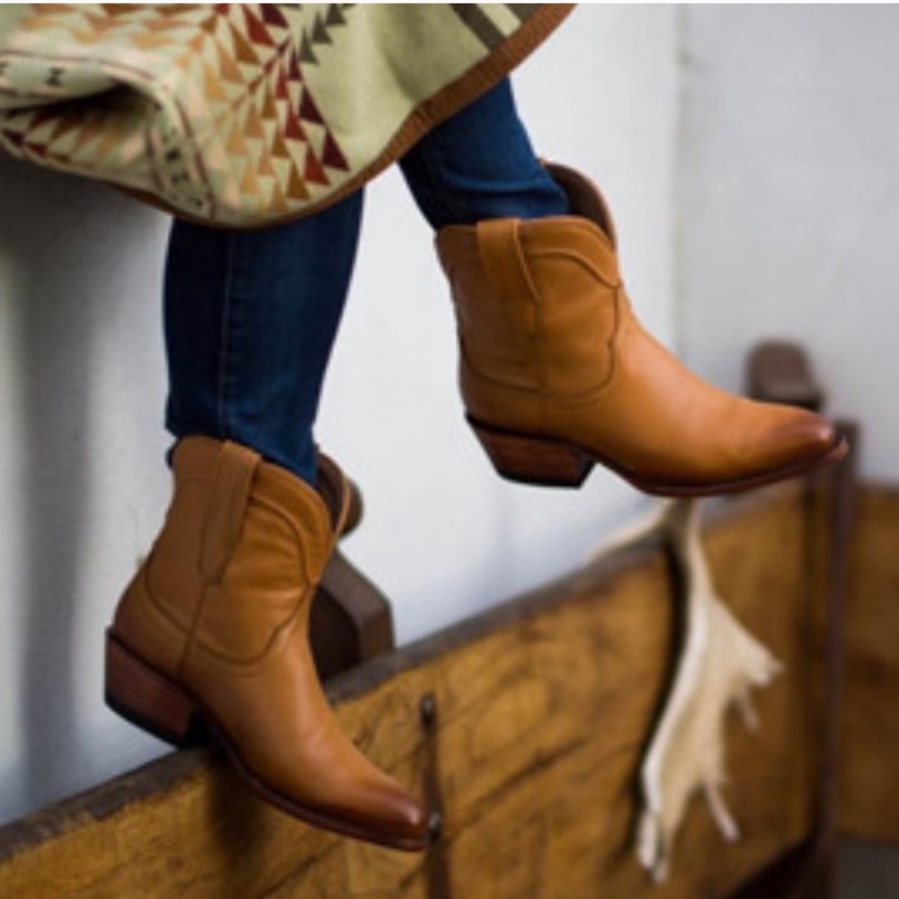 Tecovas The Penny in Desert Calf